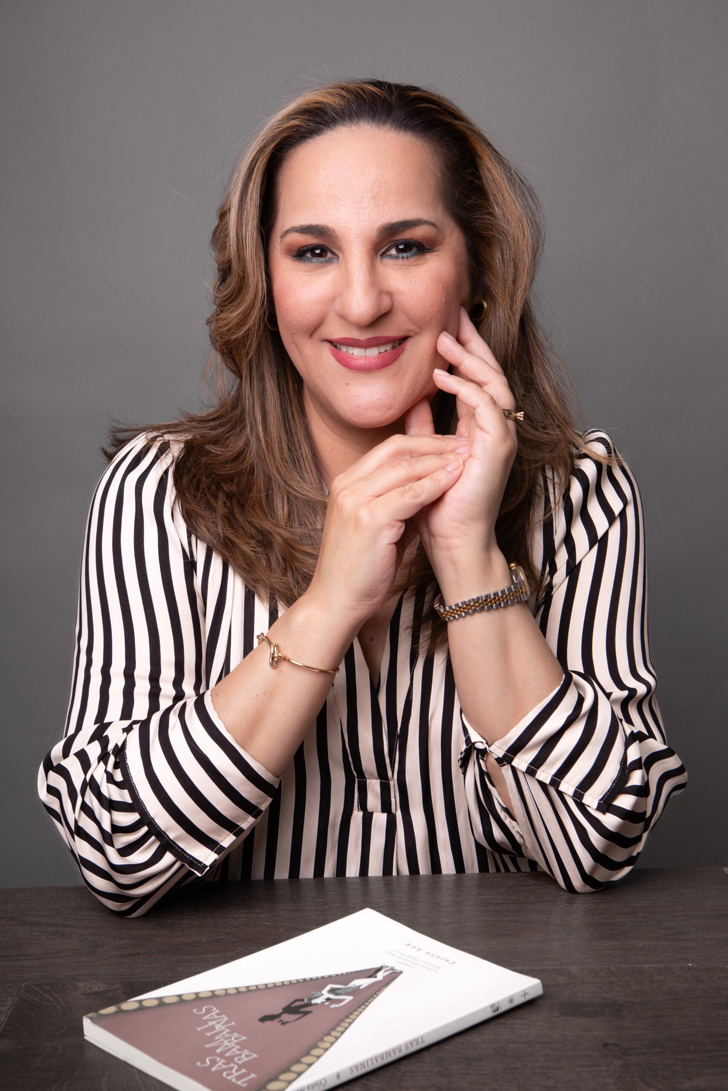 El silencio de las manos sucias | Crista Aun