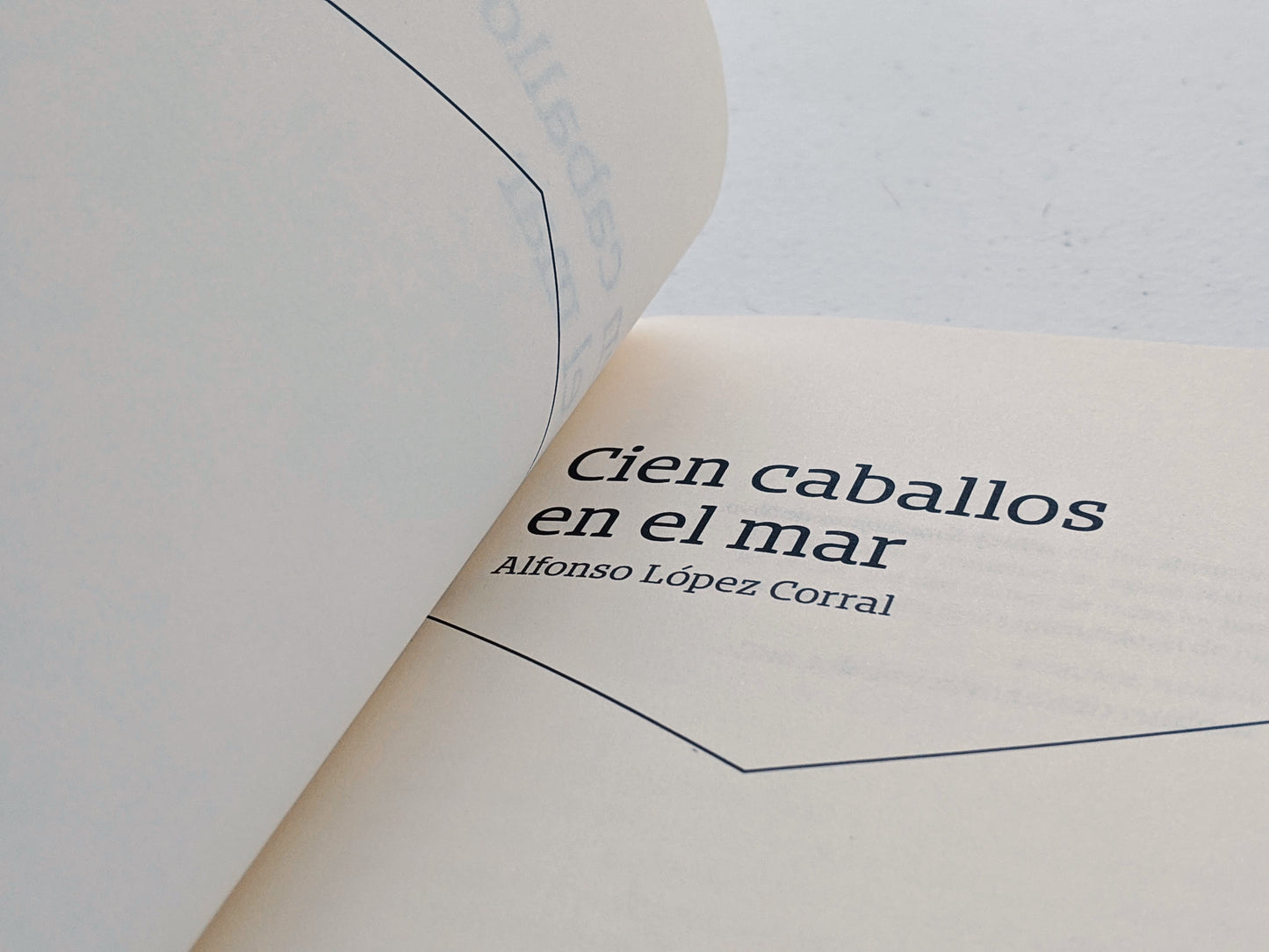 Cien caballos en el mar | Alfonso López Corral