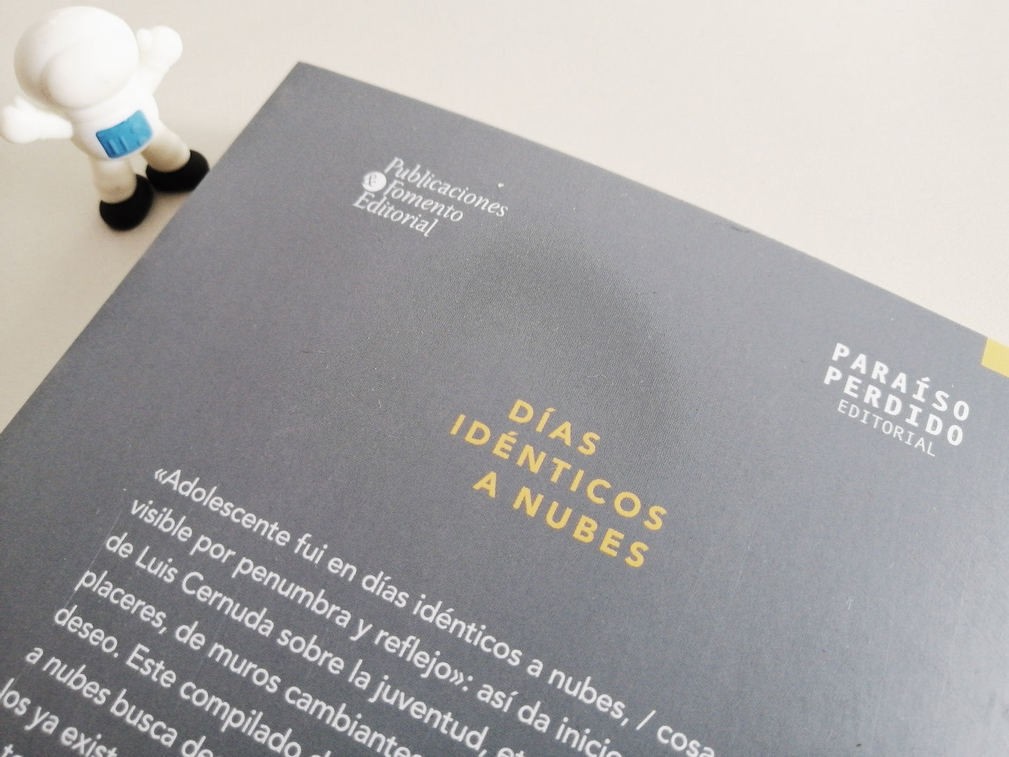 Días idénticos a nubes | Antología