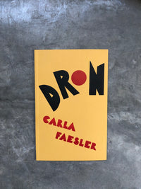Dron (Mi madre era granadero) | Carla Faesler